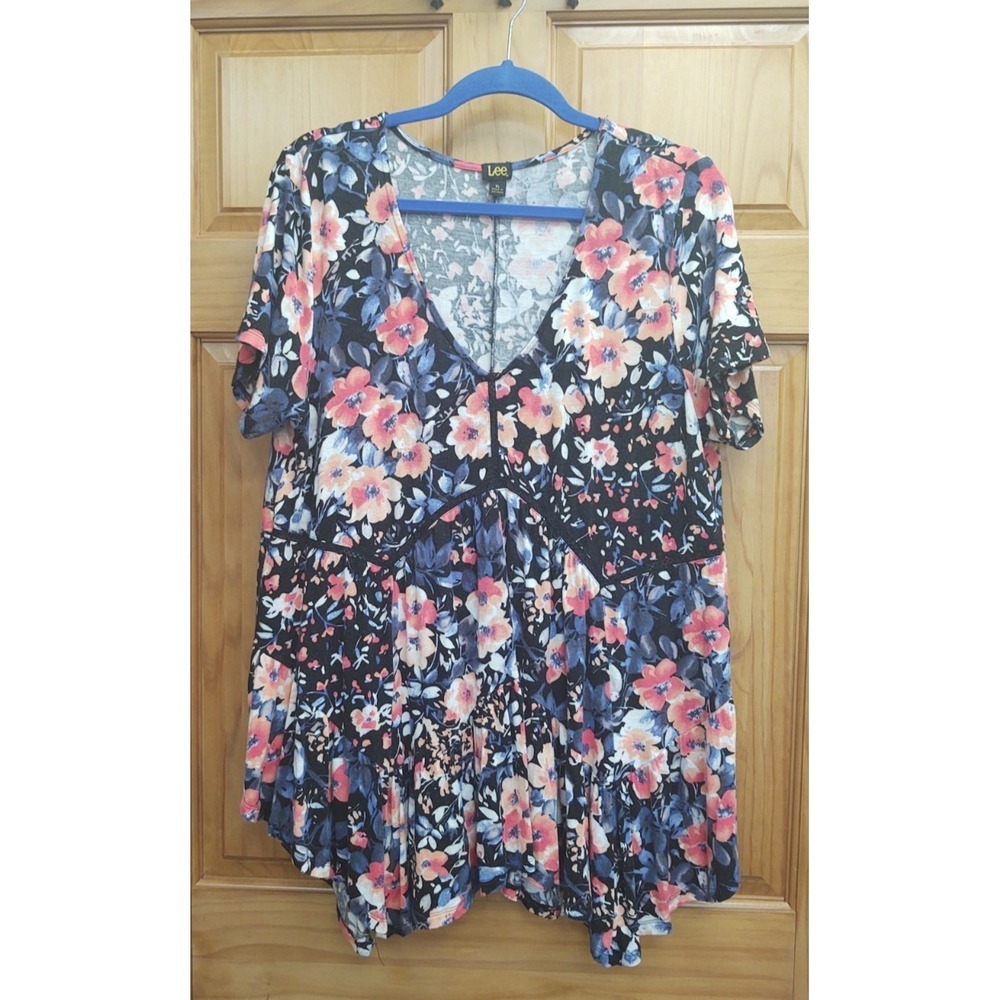 Lee Womens XL Short Sleeve Floral Black V Neck Flowy Gathered Bottom Half - Picture 1 of 9